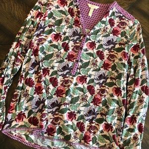 Women’s fall floral top
